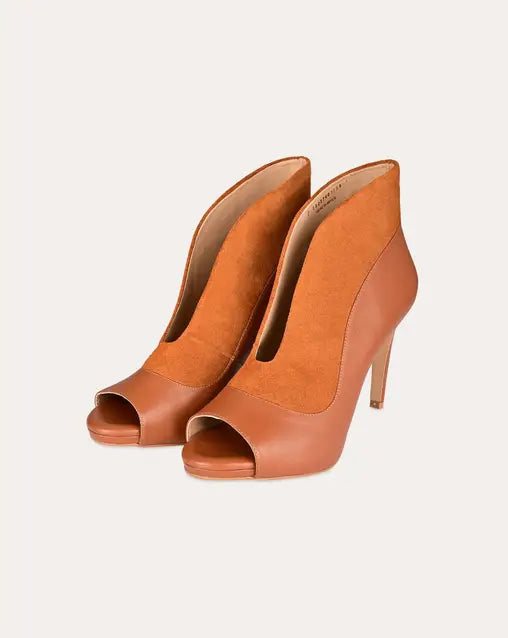 Bot√≠n de piel combinado peep toe camel